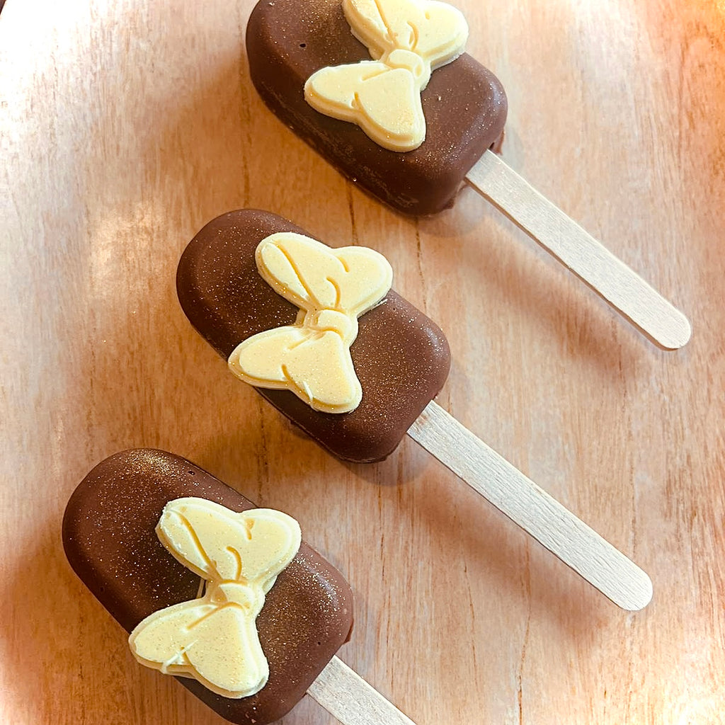 Minnie Cake Pops (Pack of 3)