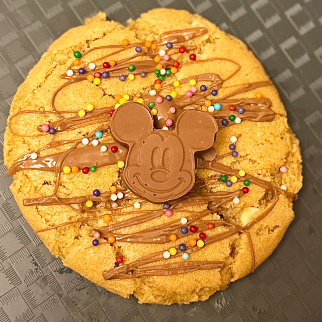 Character Cookies (Pack of 4) Milk Chocolate